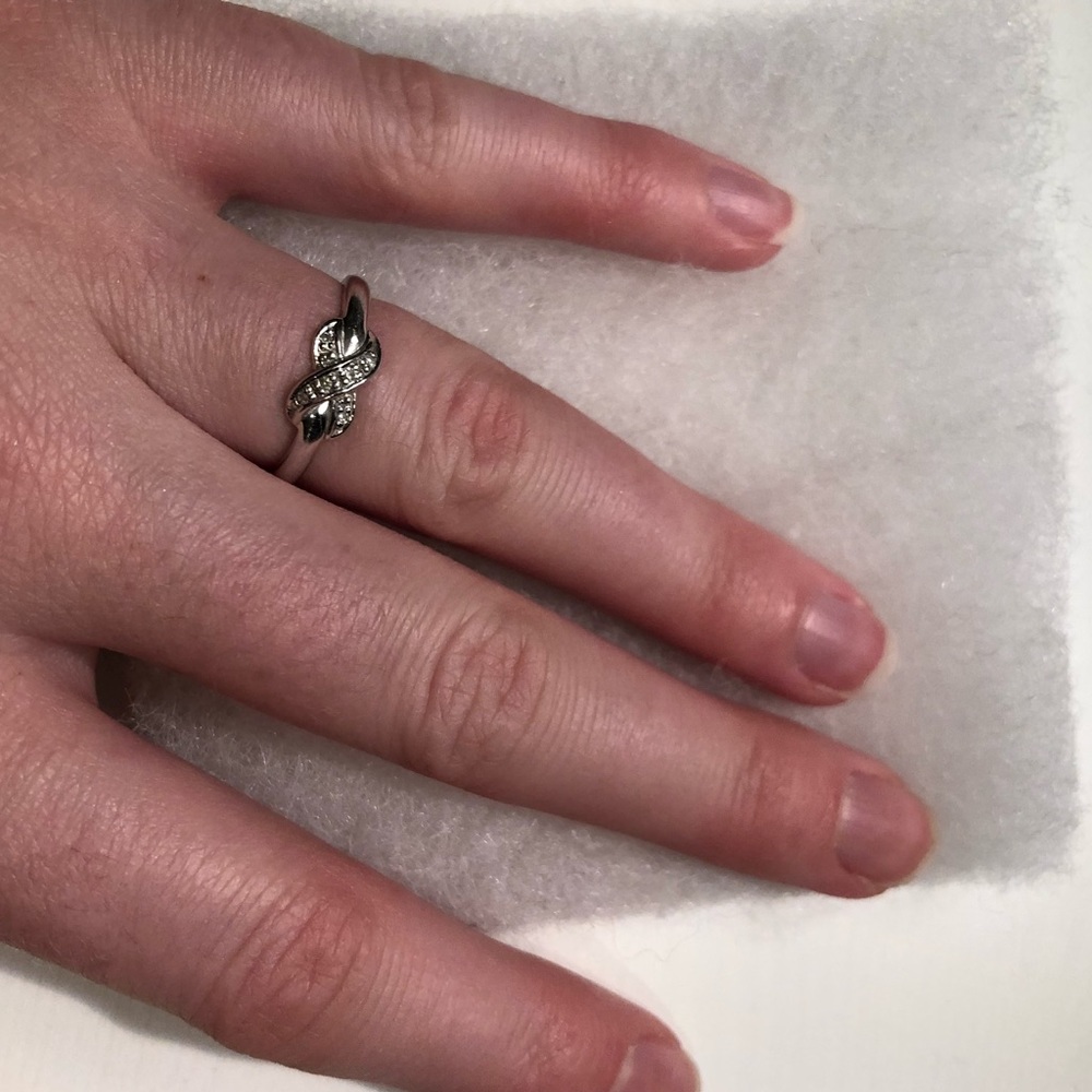 14k white gold diamond ring